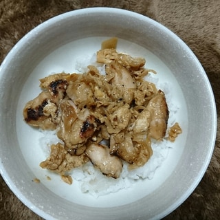 いつもと違う一味♪焼き親子丼